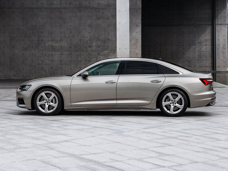Audi A6 V (C8)، سيدان L — منظر من الجانب الأيسر