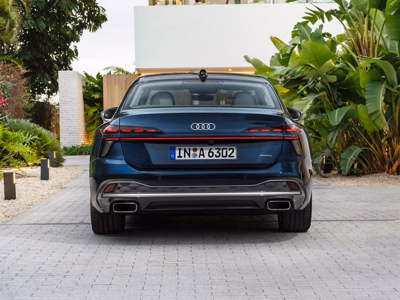 Audi A6 السادس (C9)، سيدان — منظر خلفي