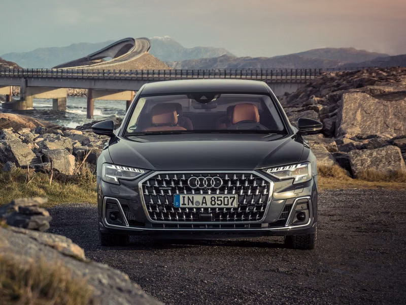 Audi A8 IV (D5) Рестайлинг, Седан Long — вид спереди