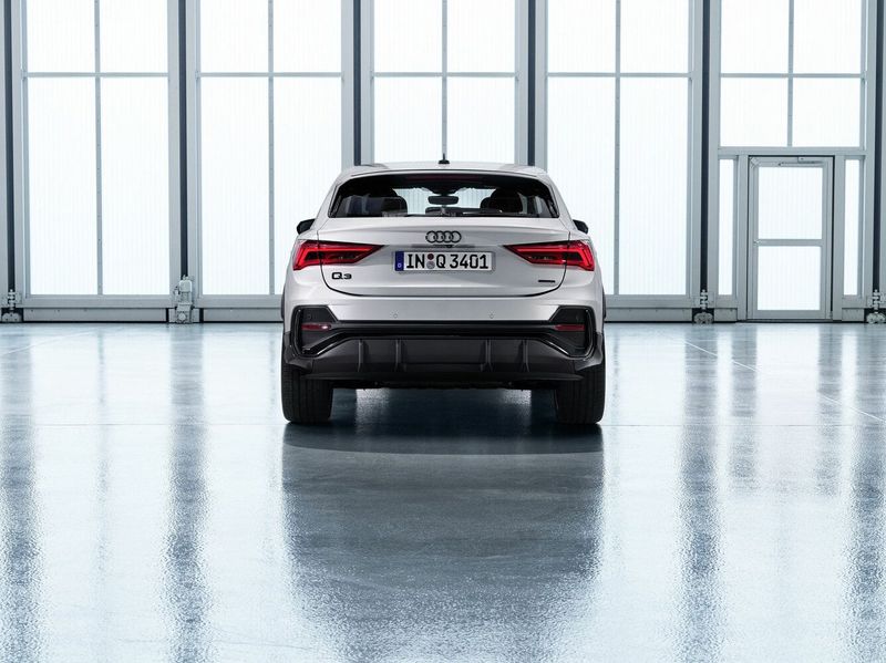 Audi Q3 Sportback II (F3), Внедорожник 5 дв. — вид сзади