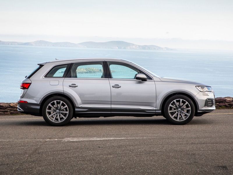 Audi Q7 عملية فيس ليفت II (4M) II (4M)، دفع رباعي 5 أبواب — منظر من الجانب الأيسر