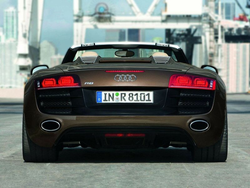 Audi R8 I (الطراز 42)، قابلة للتحويل — منظر خلفي