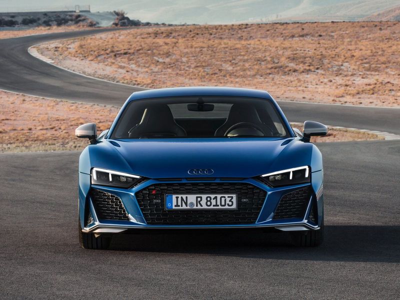 Audi R8 II (4S) Рестайлинг, Купе — вид спереди