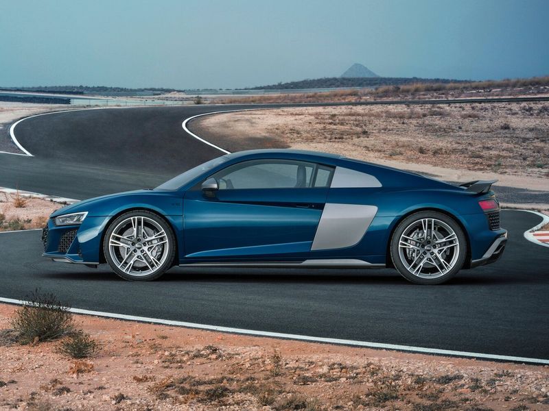 Audi R8 II (4S) Рестайлинг, Купе — вид слева