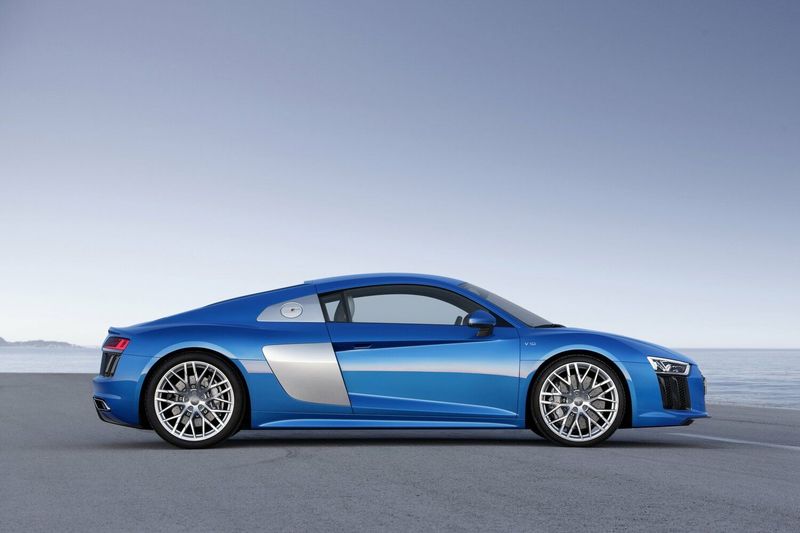 Audi R8 II (4S)، كوبيه — منظر من الجانب الأيمن