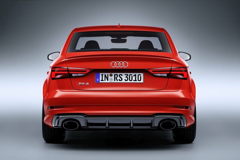 Audi RS 3 فيس ليفت II (8V) II (8V)، سيدان — منظر خلفي