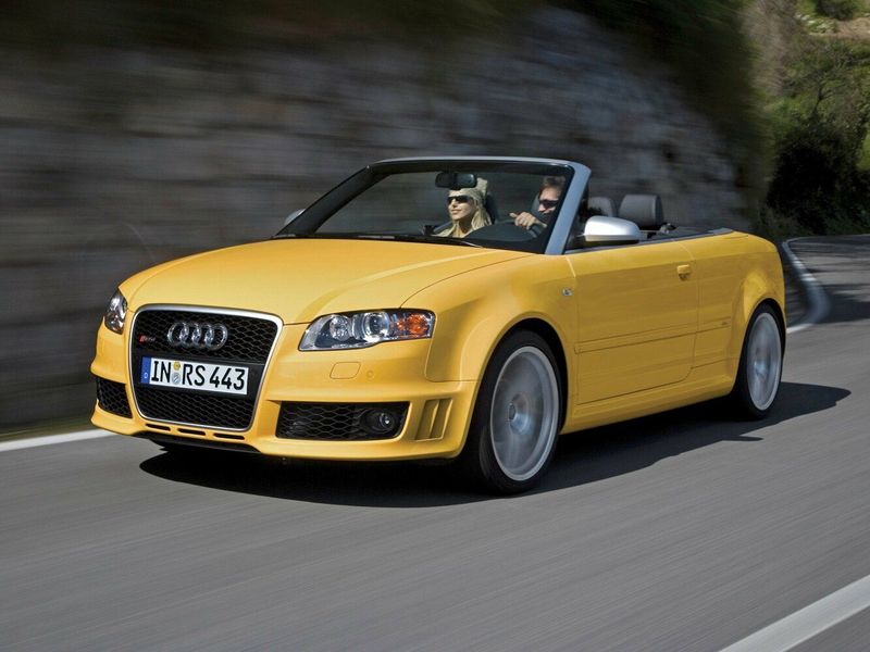 Audi RS 4 II (B7), Кабриолет — вид спереди справа