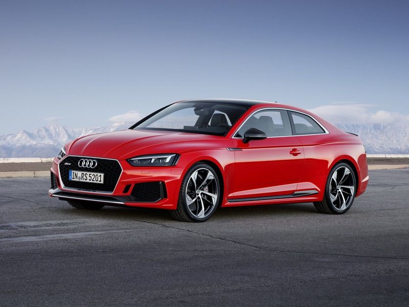 Audi RS 5 II (F5)، كوبيه — منظر أمامي أيمن