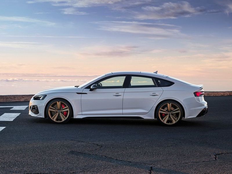 Audi RS 5 عملية فيس ليفت II (F5)، ليفتباك Sportback — منظر من الجانب الأيسر