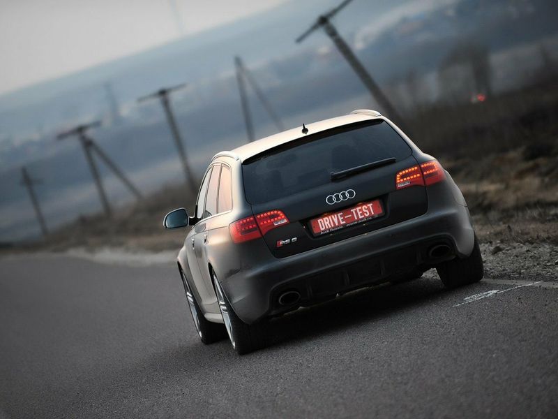Audi RS 6 II (C6), Универсал 5 дв. — вид сзади слева