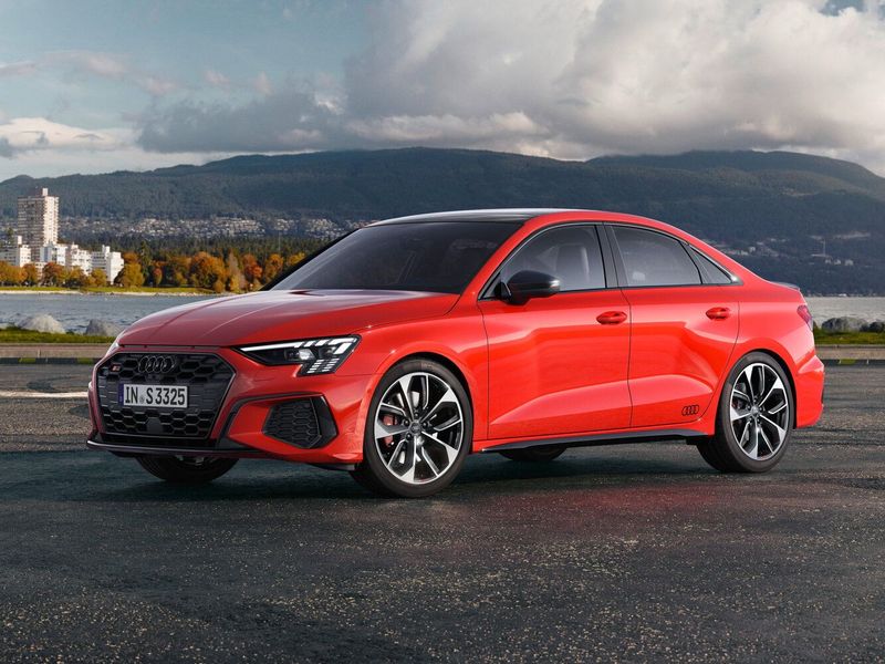 Audi S3 IV (8Y), Седан — вид спереди справа