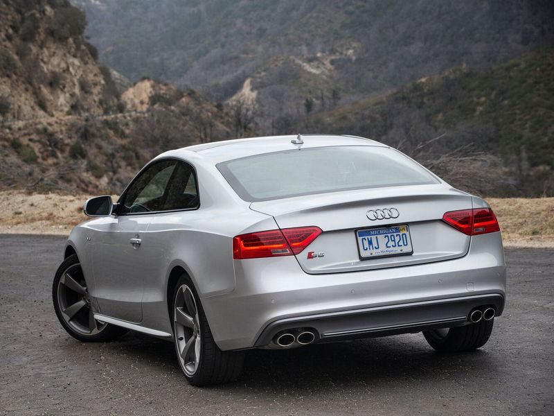 Audi S5 I (8T) فيس ليفت I (8T)، كوبيه — منظر خلفي أيمن