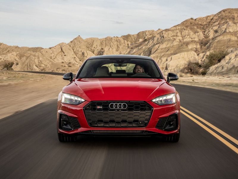 Audi S5 عملية فيس ليفت II (F5)، ليفتباك Sportback — منظر أمامي