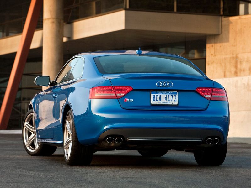 Audi S5 I (8T)، كوبيه — منظر خلفي أيسر