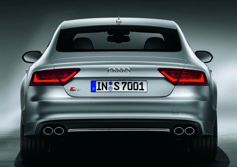 Audi S7 I (4G), Лифтбэк Sportback — вид сзади