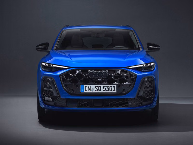 Audi SQ5 ثالثاً، دفع رباعي 5 أبواب — منظر أمامي
