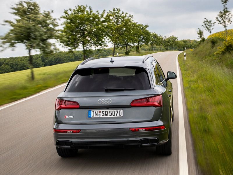 Audi SQ5 II (FY), Внедорожник 5 дв. — вид сзади справа