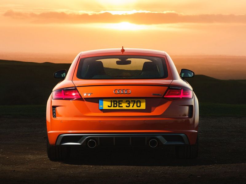 Audi TT عملية فيس ليفت III (8S)، كوبيه — منظر خلفي