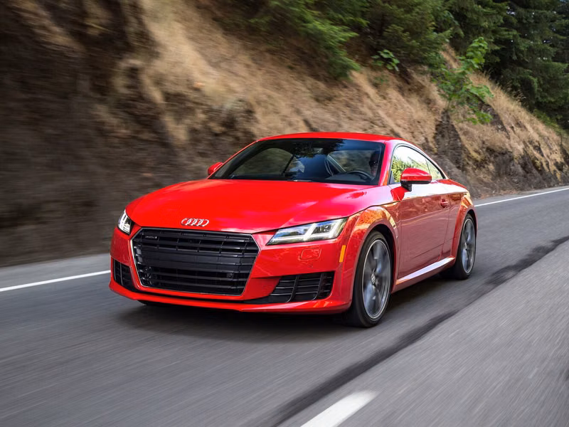 Audi TT III (8S)، كوبيه — منظر أمامي أيمن