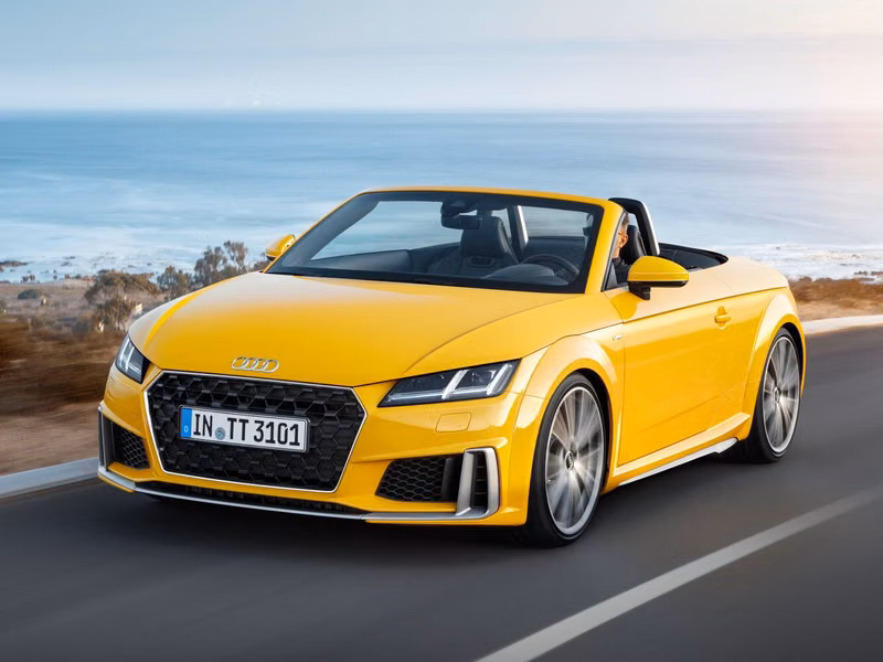 Audi TT III (8S) Рестайлинг, Родстер — вид спереди справа