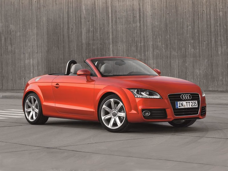 Audi TT II (8J) Рестайлинг, Родстер — вид спереди справа