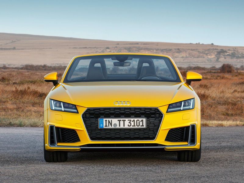 Audi TT III (8S) Рестайлинг, Родстер — вид спереди