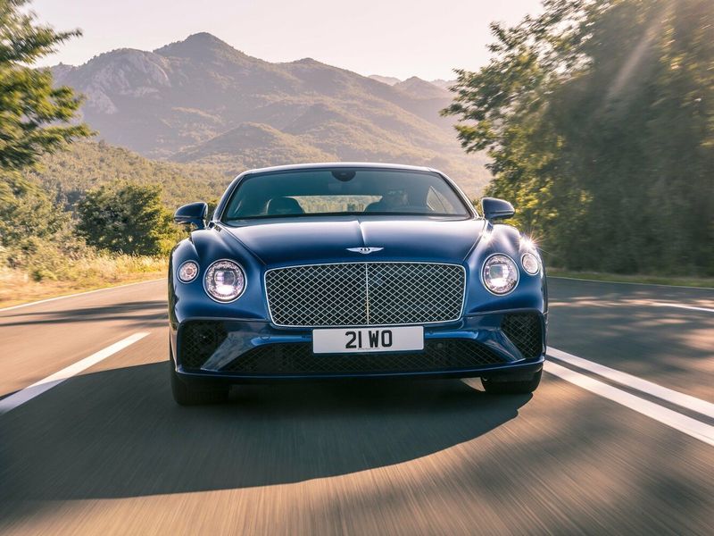 Bentley Continental GT ثالثاً، كوبيه — منظر أمامي