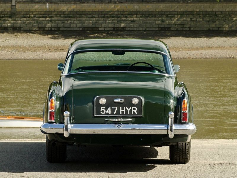 Bentley S II, Купе — вид сзади