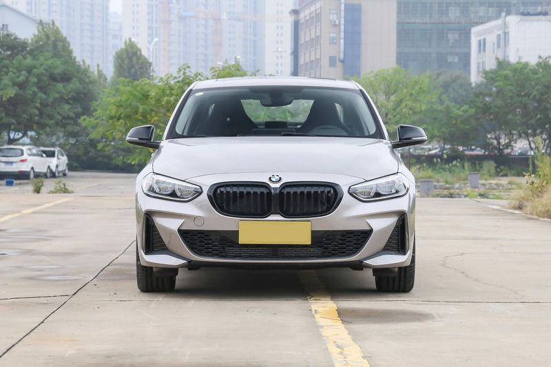 BMW 1 Series عملية فيس ليفت III (F52)، سيدان — منظر أمامي