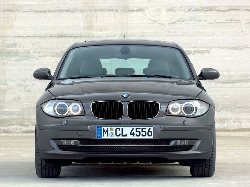 BMW 1 Series I (E81/E82/E87/E88) عملية فيس ليفت، هاتشباك 5 أبواب — منظر أمامي