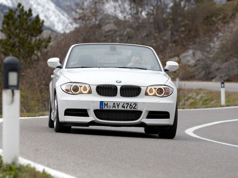 BMW 1 Series I (E82/E88) عملية فيس ليفت 2، قابلة للتحويل — منظر أمامي