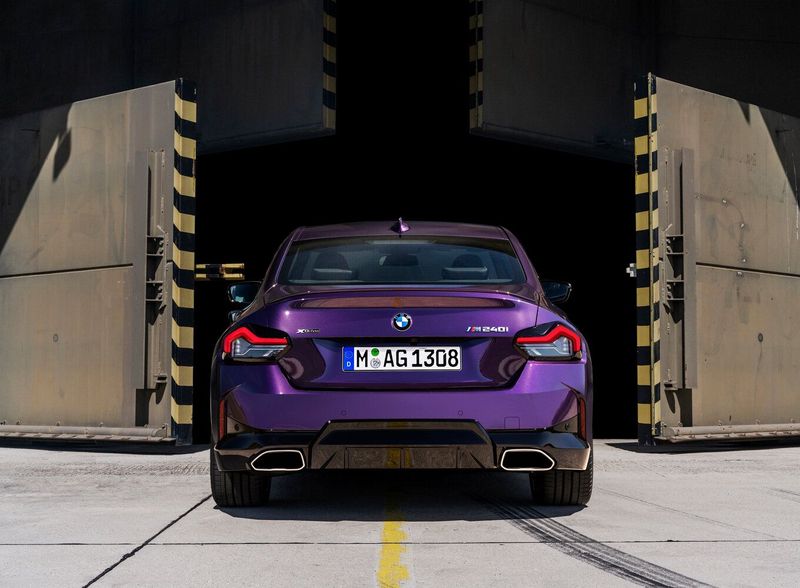 BMW 2 Series G42، كوبيه — منظر خلفي