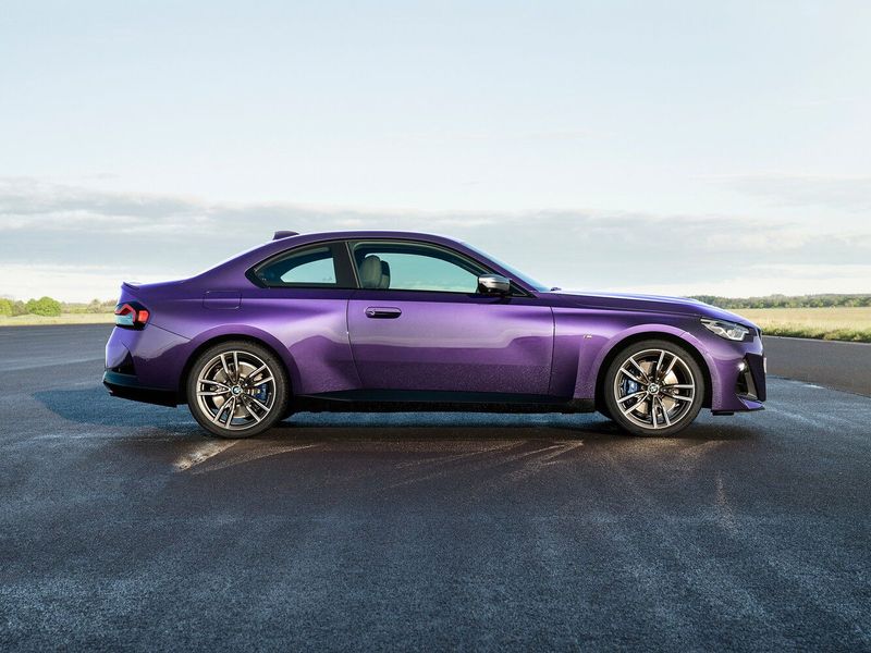 BMW 2 Series G42، كوبيه — منظر من الجانب الأيسر