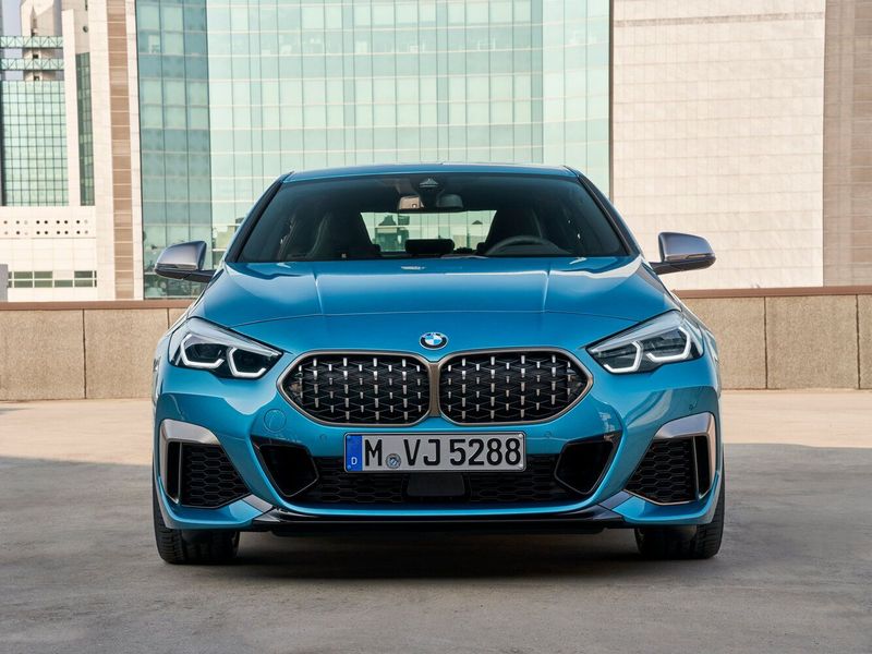 BMW 2 Series F44، سيدان Gran Coupe — منظر أمامي