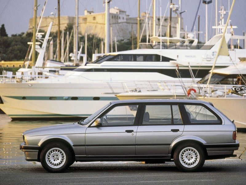 BMW 3 Series II (E30), Универсал 5 дв. — вид справа