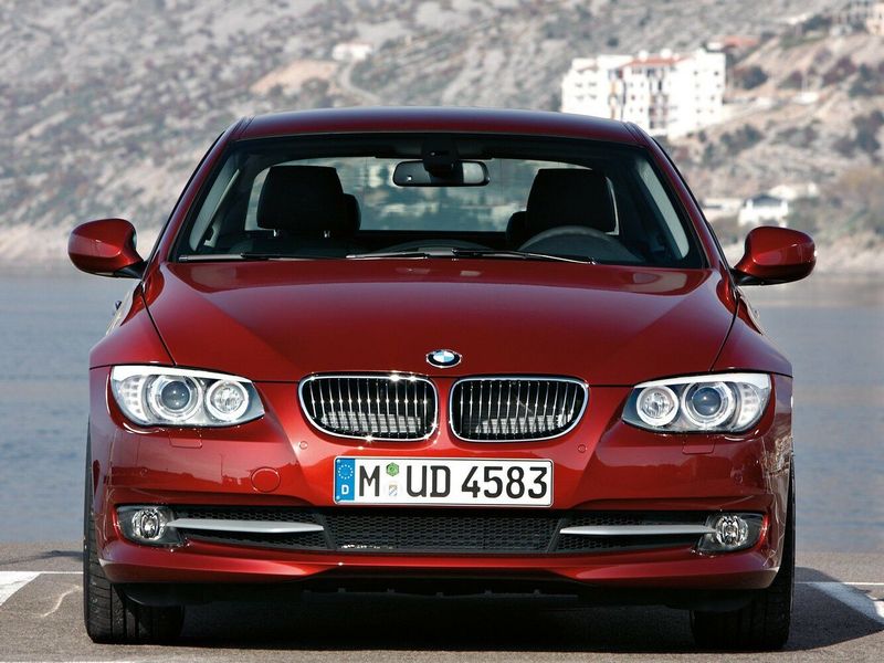 BMW 3 Series عملية فيس ليفت V (E90/E90/E91/E92/E93)، كوبيه — منظر أمامي