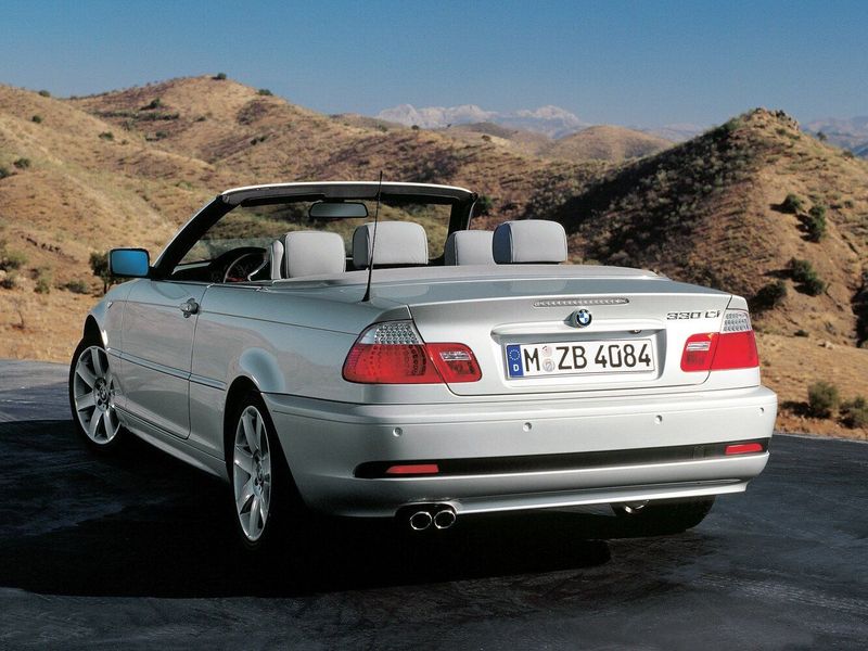 BMW 3 Series عملية فيس ليفت IV (E46)، قابلة للتحويل — منظر خلفي أيسر