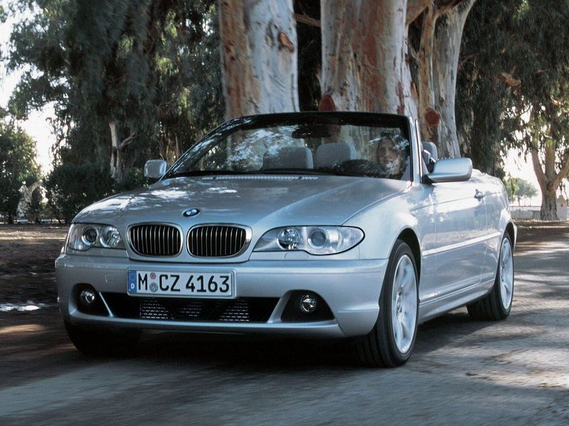 BMW 3 Series عملية فيس ليفت IV (E46)، قابلة للتحويل — منظر أمامي أيمن