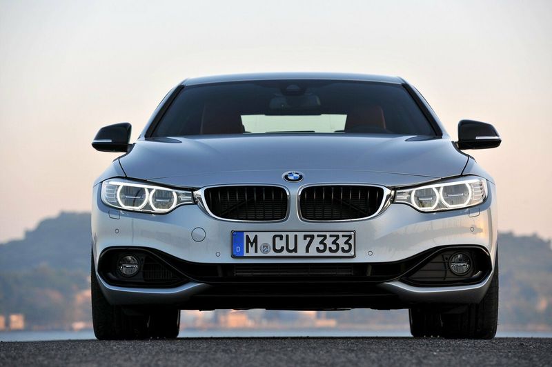 BMW 4 Series ف32/ف33/ف36، كوبيه — منظر أمامي