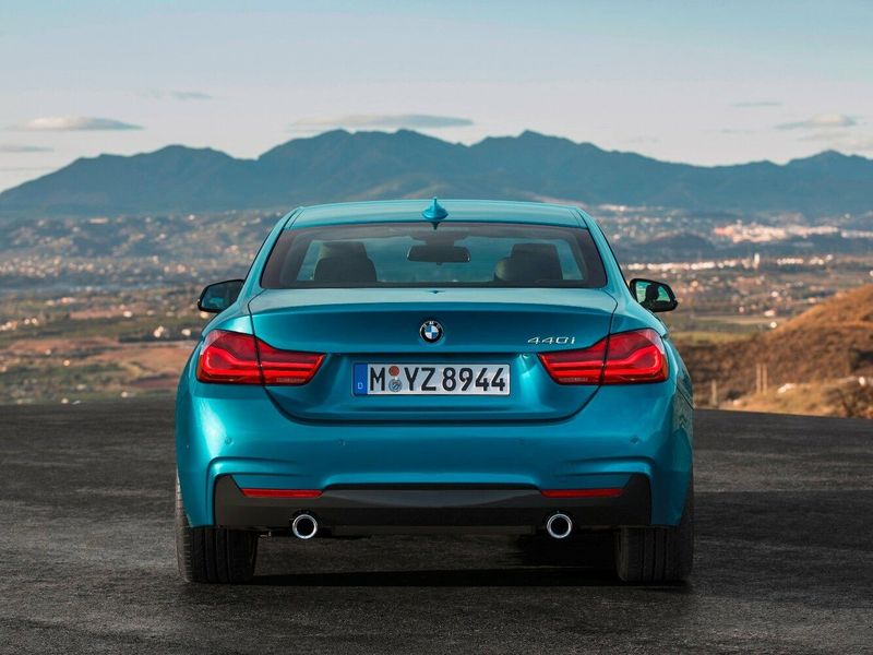 BMW 4 Series عملية فيس ليفت F32/F33/F36، كوبيه — منظر خلفي