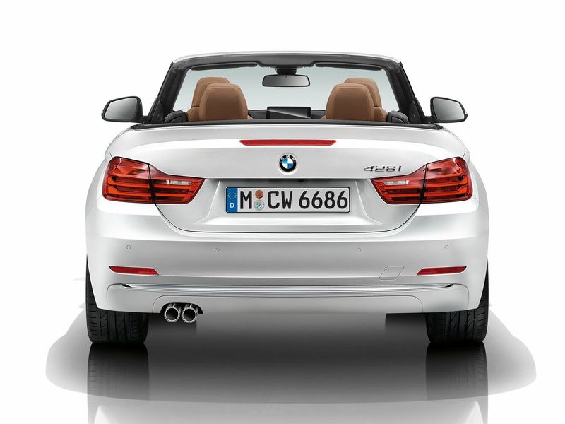 BMW 4 Series ف32/ف33/ف36، قابلة للتحويل — منظر خلفي