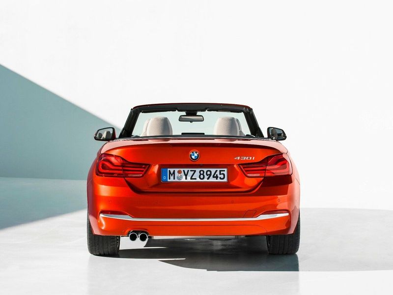 BMW 4 Series عملية فيس ليفت F32/F33/F36، قابلة للتحويل — منظر خلفي