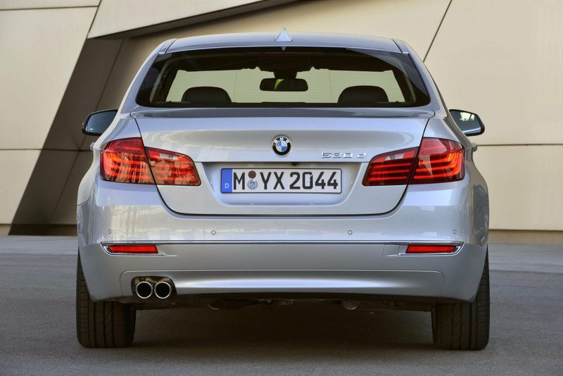BMW 5 Series عملية فيس ليفت VI (F10/F11/F07)، سيدان — منظر خلفي