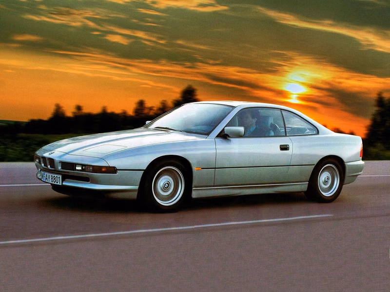 BMW 8 Series I (E31)، كوبيه - سقف صلب — منظر أمامي أيسر