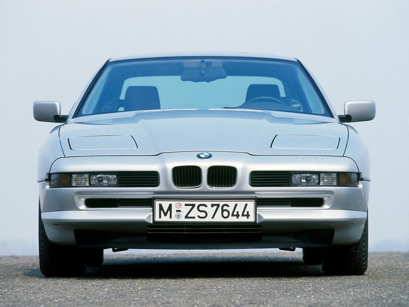 BMW 8 Series I (E31)، كوبيه - سقف صلب — منظر أمامي