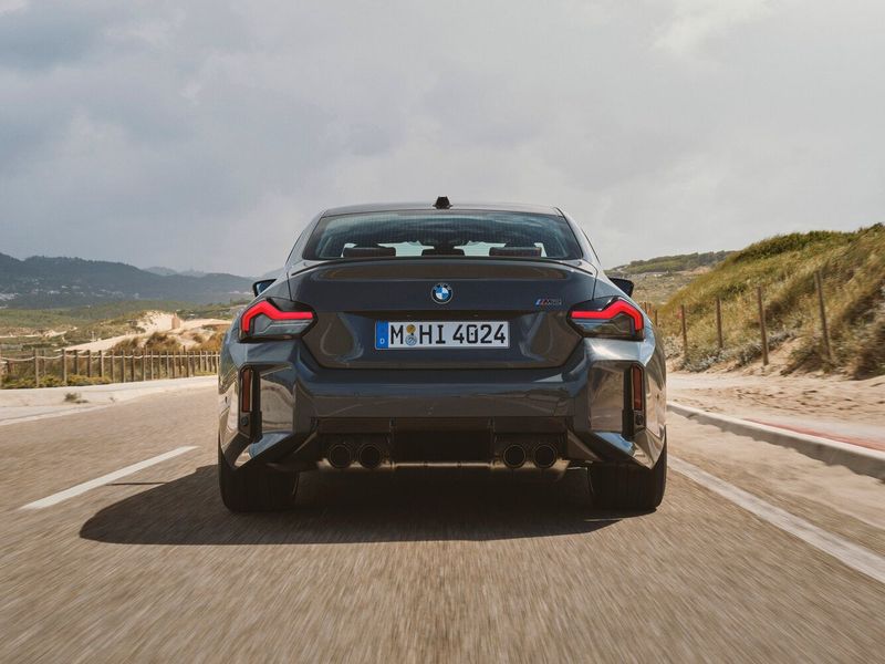 BMW M2 عملية فيس ليفت G87، كوبيه — منظر خلفي