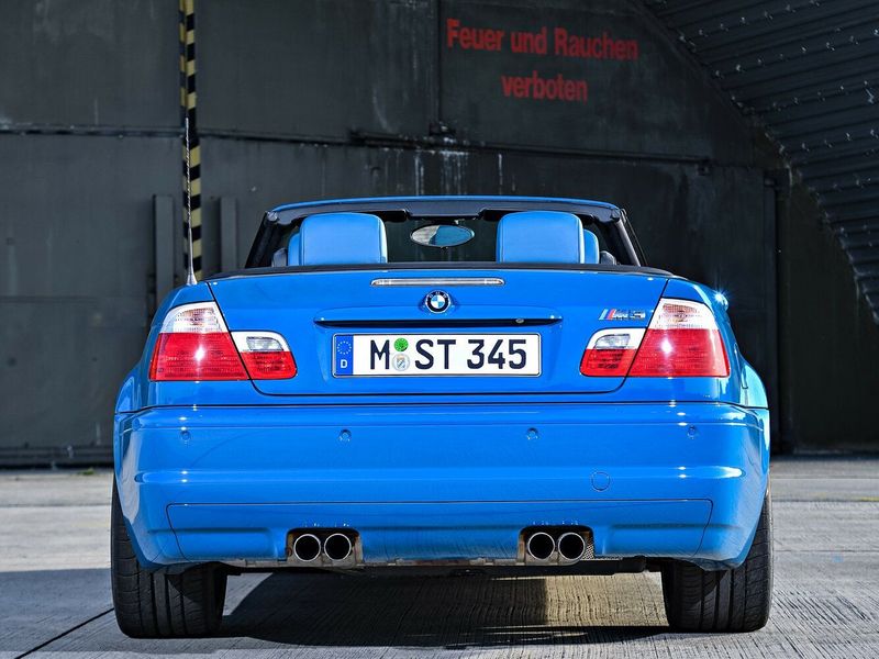 BMW M3 III (E46)، قابلة للتحويل — منظر خلفي