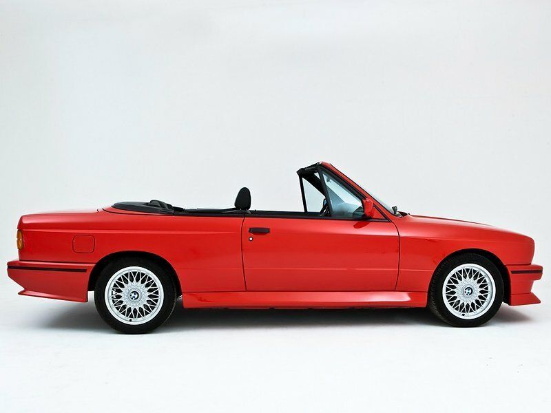 BMW M3 I (E30)، قابلة للتحويل — منظر من الجانب الأيسر