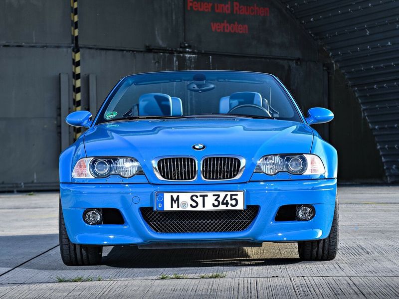 BMW M3 III (E46)، قابلة للتحويل — منظر أمامي