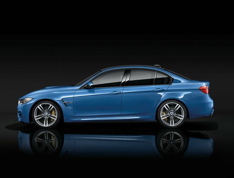 BMW M3 V (F80)، سيدان — منظر من الجانب الأيسر